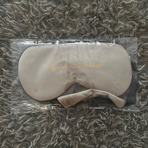 Velour eye mask & pouch